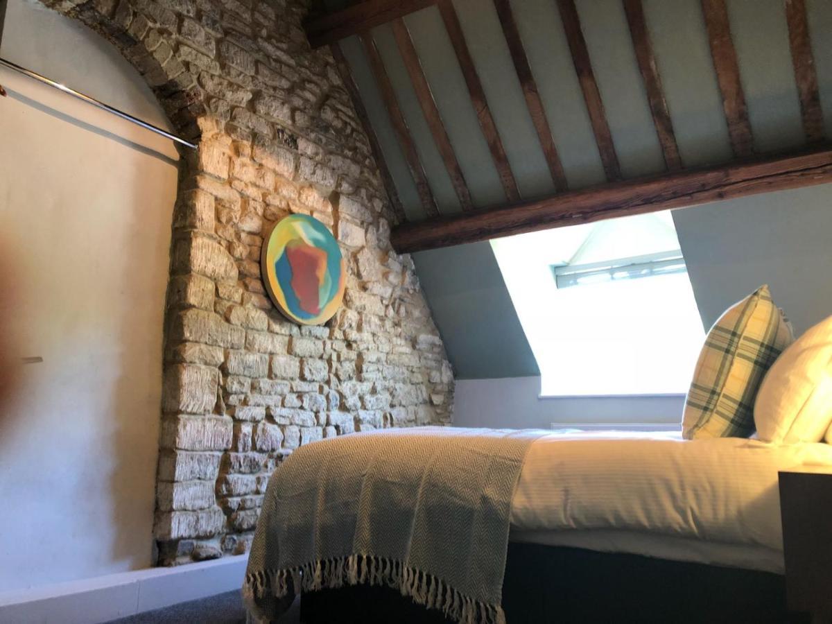 סטראוד Old Fleece Apartments מראה חיצוני תמונה