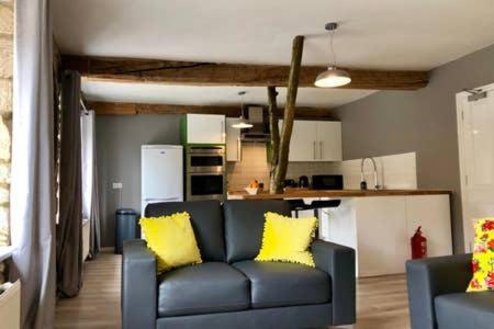 סטראוד Old Fleece Apartments מראה חיצוני תמונה