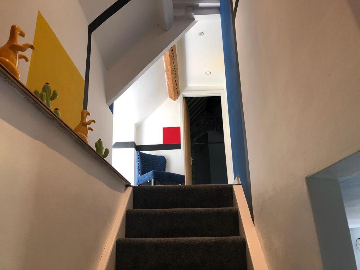 סטראוד Old Fleece Apartments מראה חיצוני תמונה